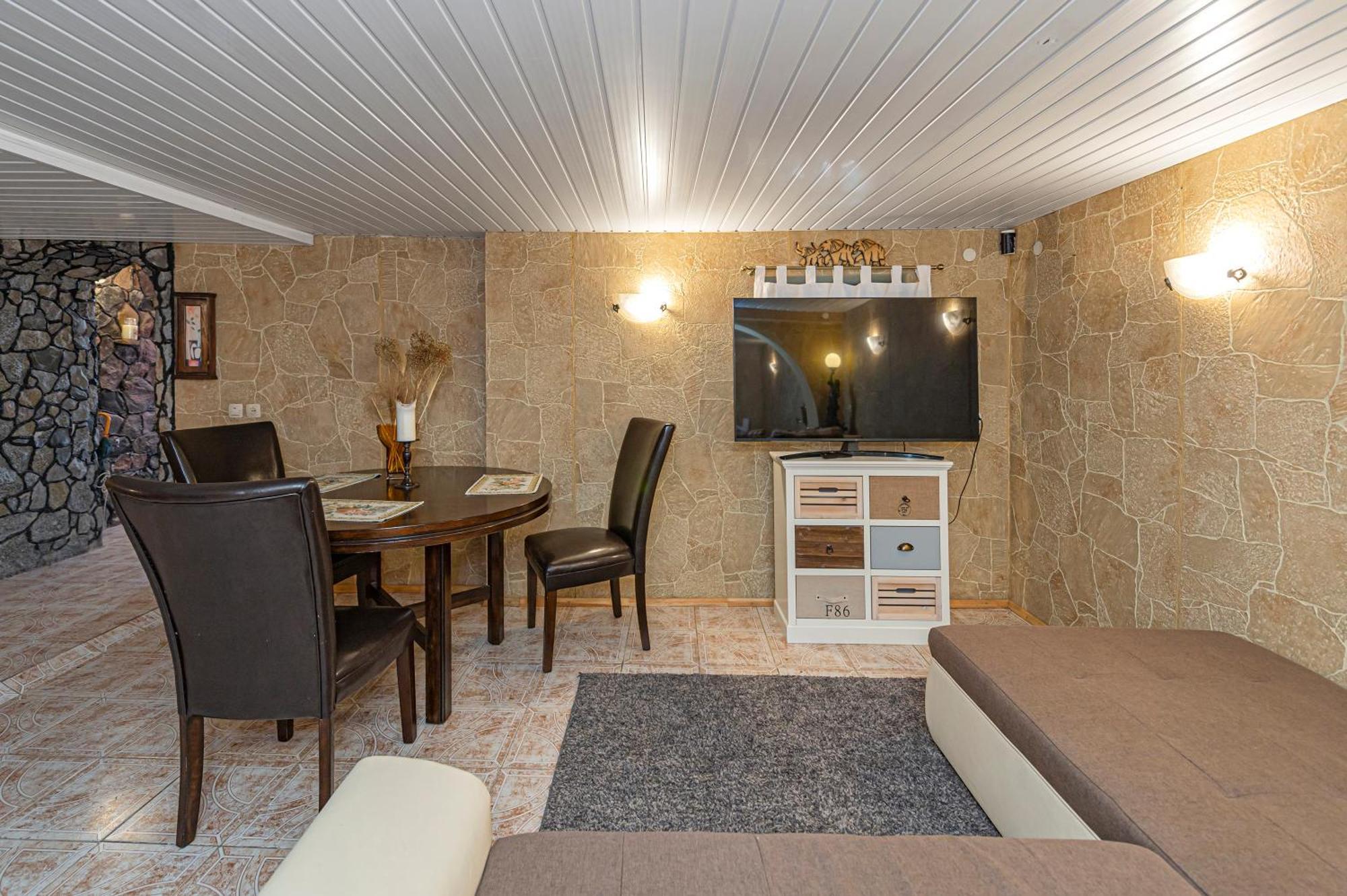 Spacious Studio Apartment By Polo Apartments Каунас Екстериор снимка